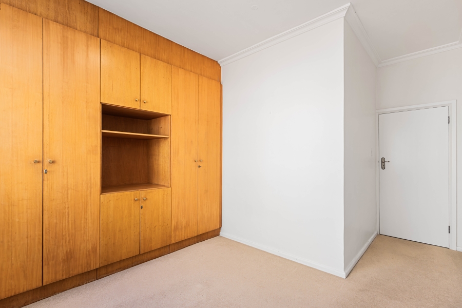 To Let 3 Bedroom Property for Rent in Sea Point Western Cape